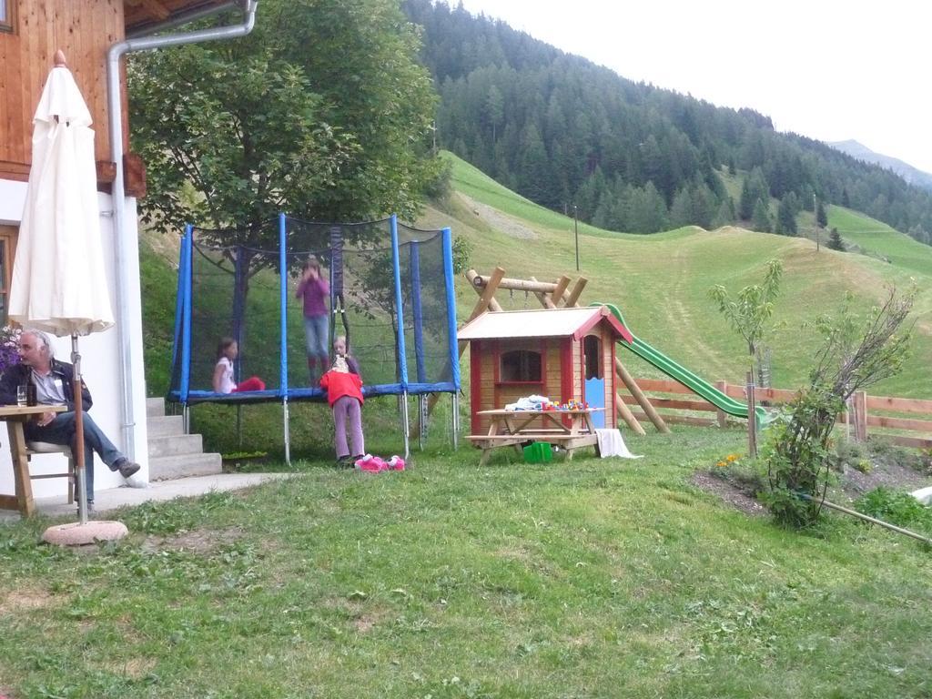 Apartmenthaus Gutwenger Innervillgraten Exterior foto